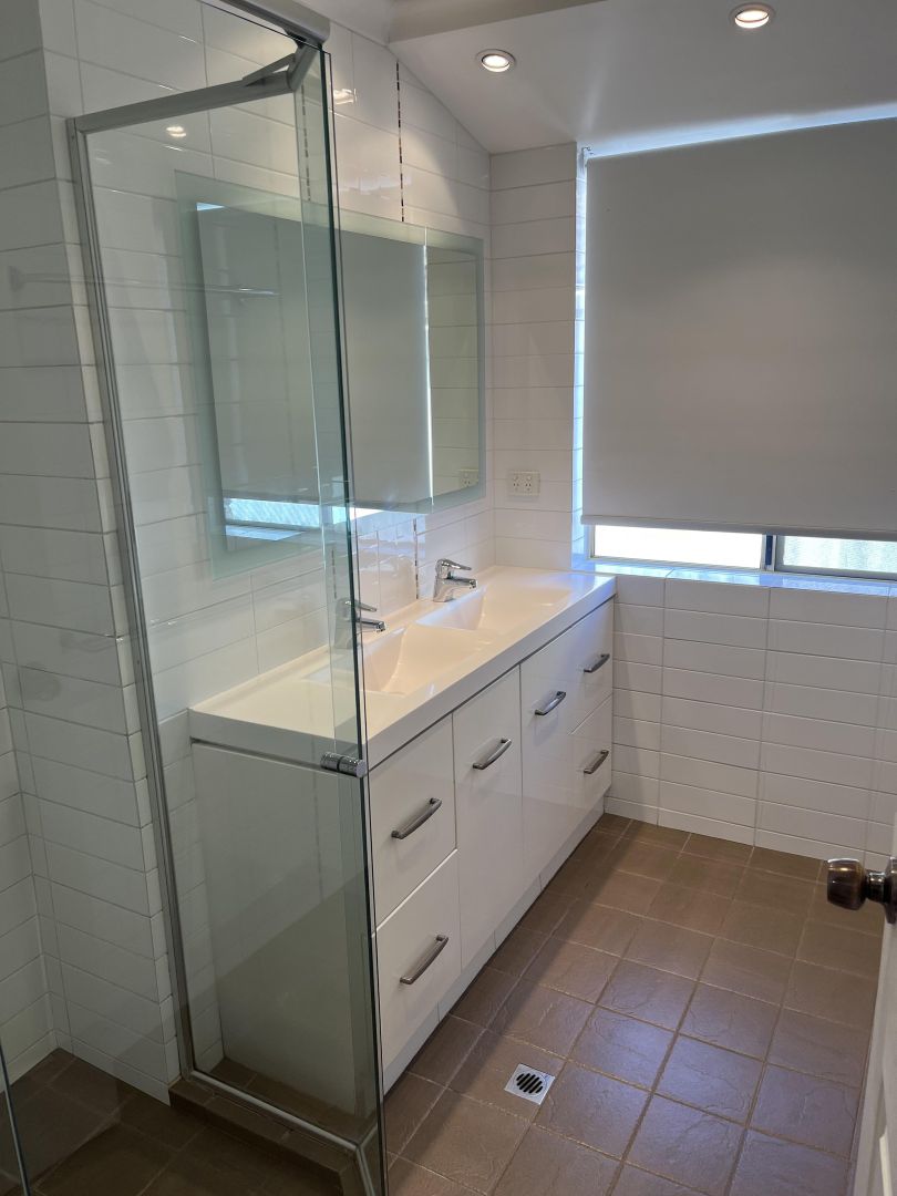 180 Twickenham Drive, Kingsley WA 6026 House For Rent 780 Domain