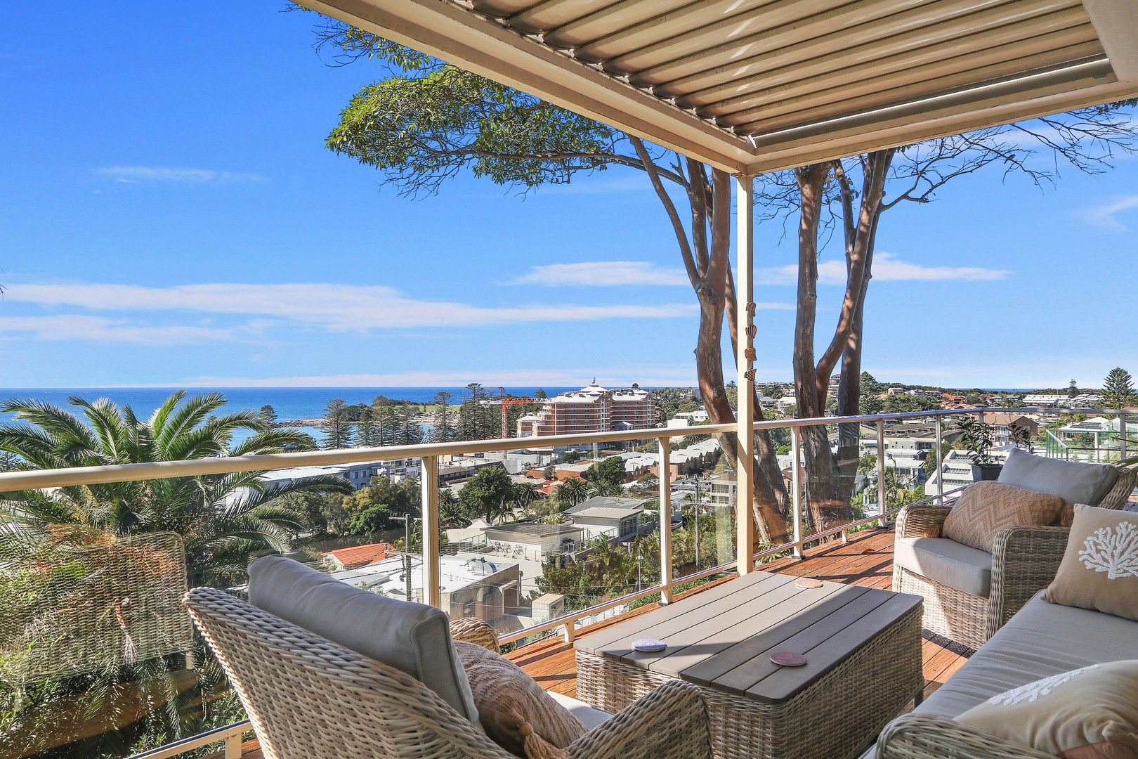 3 bedrooms House in 44 Campbell Crescent TERRIGAL NSW, 2260