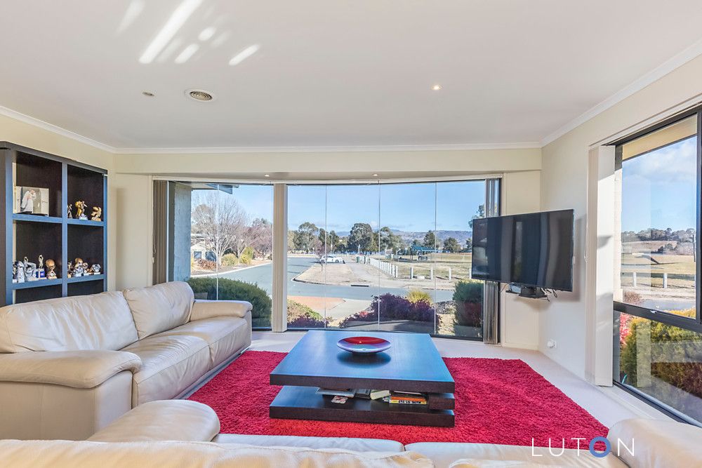 18 McGilvray Close, Gordon ACT 2906, Image 2