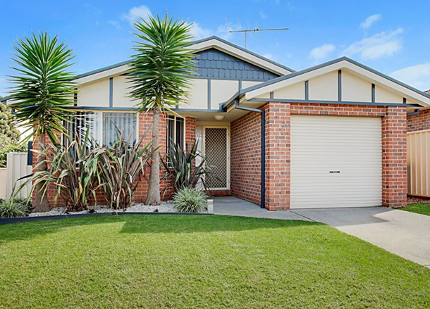 11 Alyan Place, St Helens Park NSW 2560