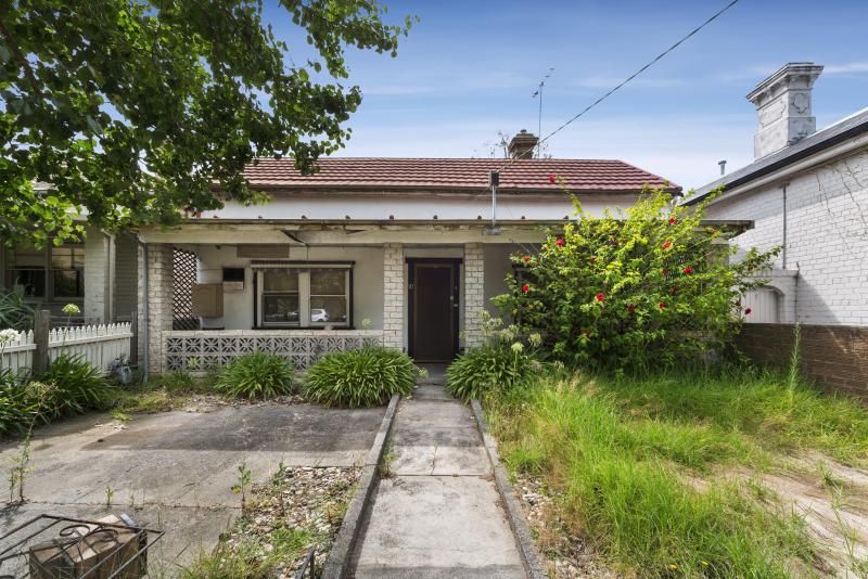 30 Upton Road, Windsor Property History & Address Research Domain