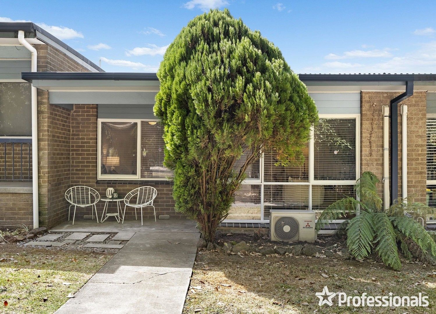 2 bedrooms Apartment / Unit / Flat in 2/5 Cave Hill Road LILYDALE VIC, 3140