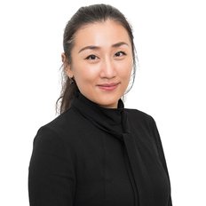 Nicole Ye Zheng, Sales representative