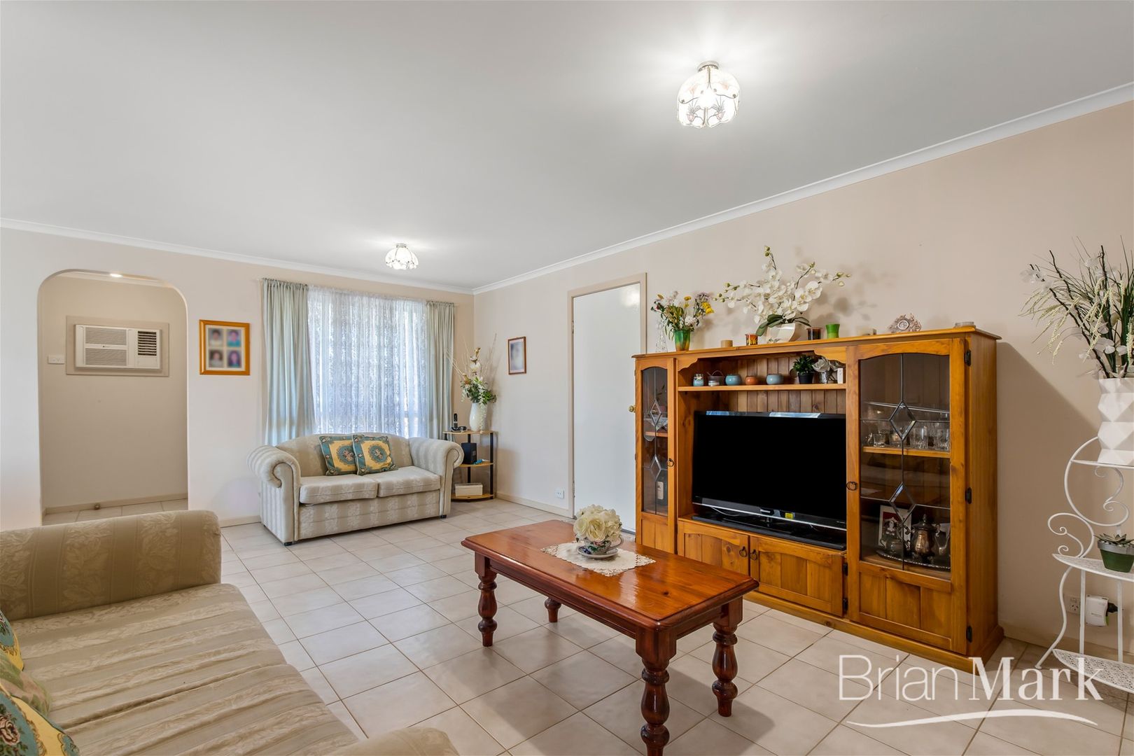 2/2 Montagu Way, Delahey VIC 3037, Image 2