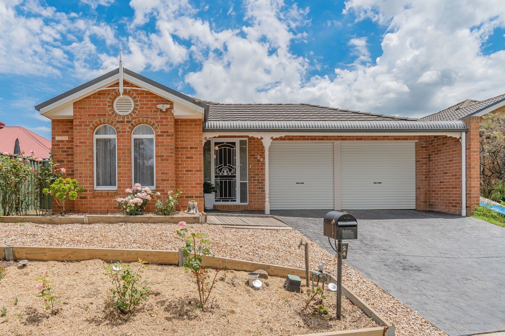 24 Chelsworth Loop, Craigieburn VIC 3064, Image 0