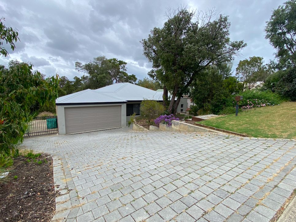 4 bedrooms House in 24 Chapman Road DAWESVILLE WA, 6211