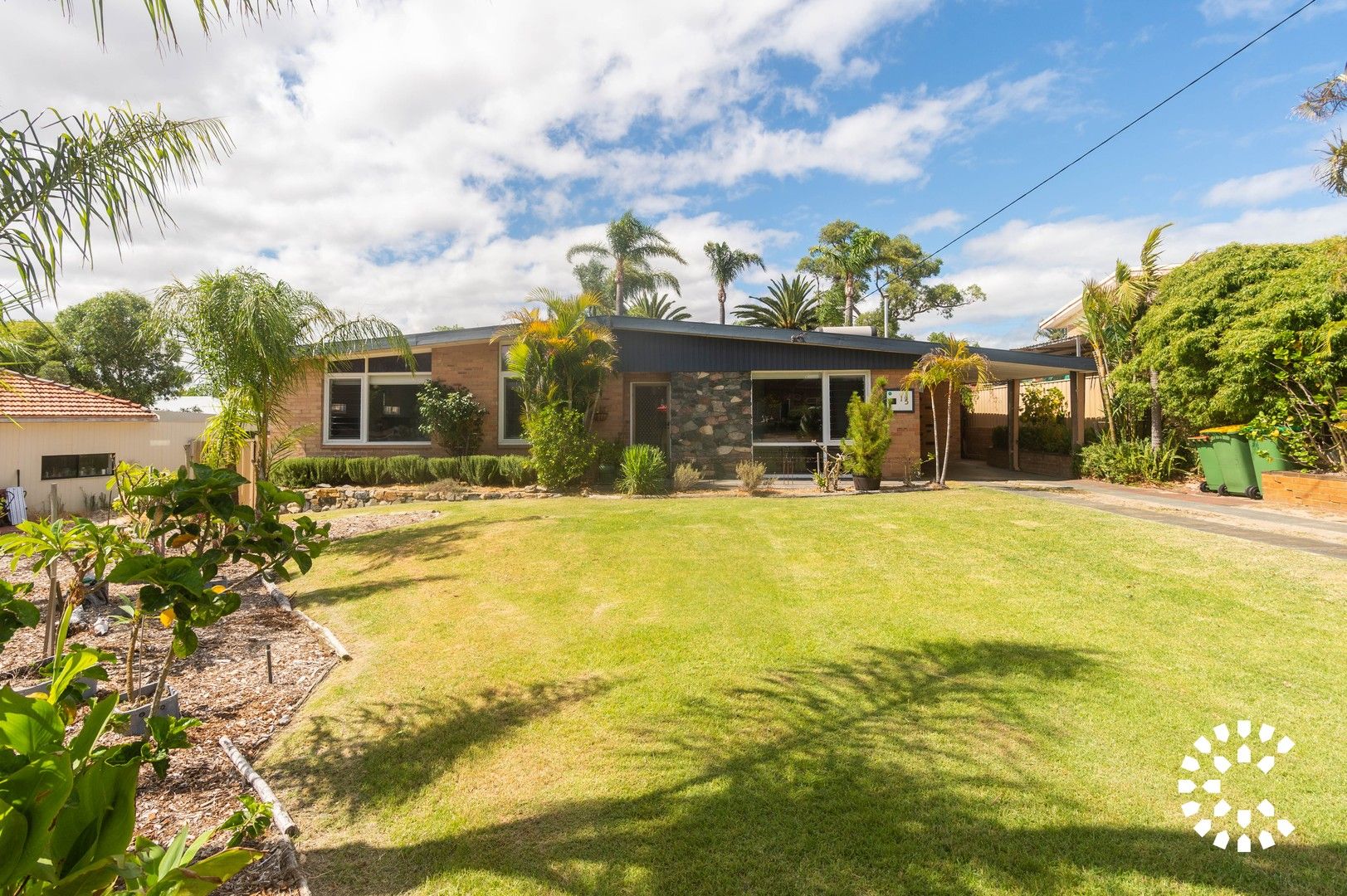 3 bedrooms House in 15 Jackman Street WILLAGEE WA, 6156