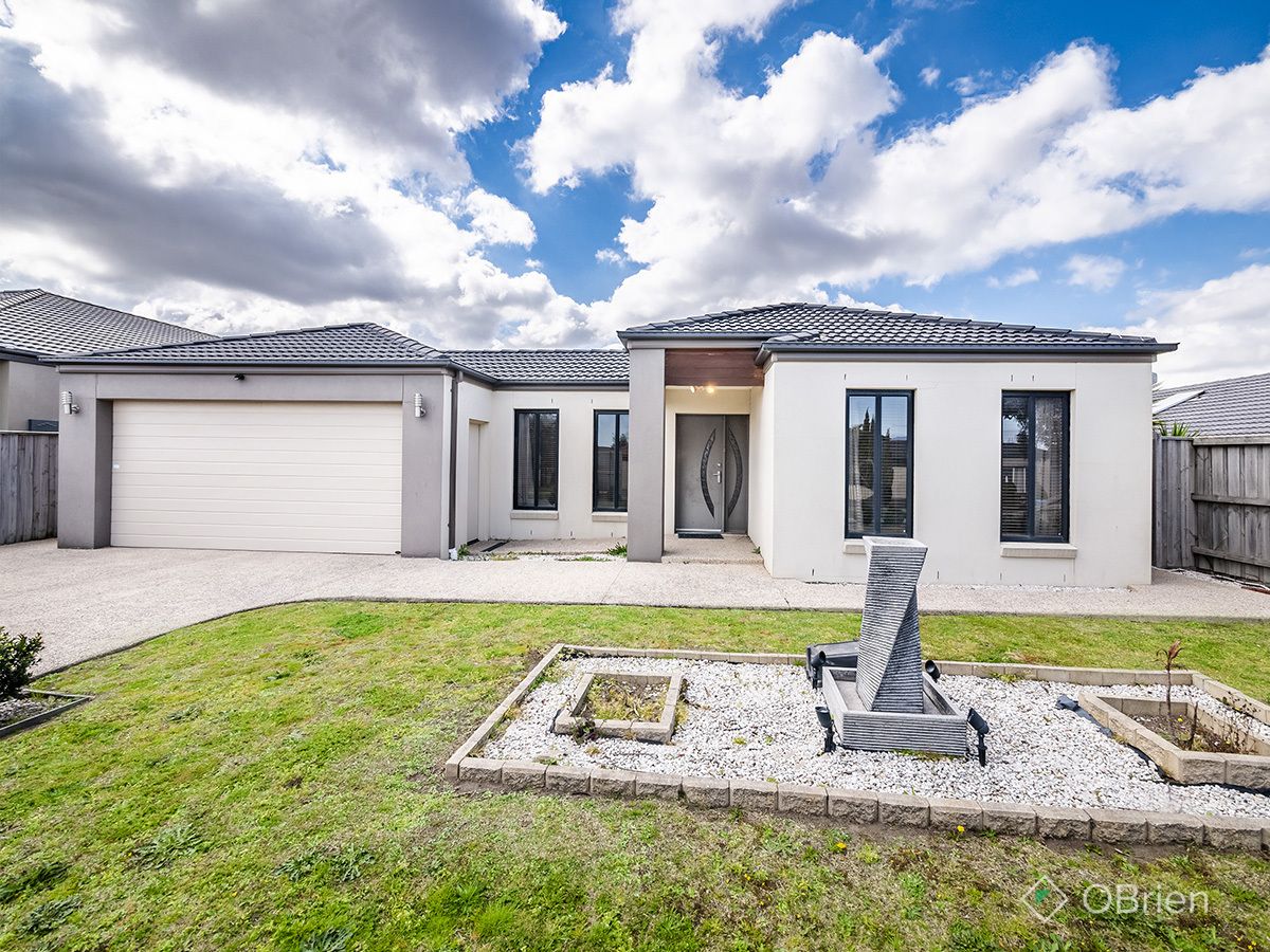 4 bedrooms House in 6 Bronson Circuit CRANBOURNE NORTH VIC, 3977
