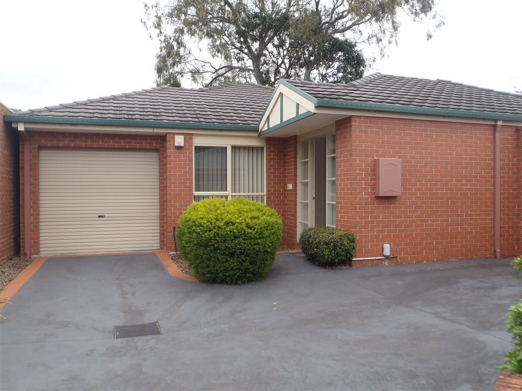 3 bedrooms Apartment / Unit / Flat in 2/15 Hilton Street MOUNT WAVERLEY VIC, 3149