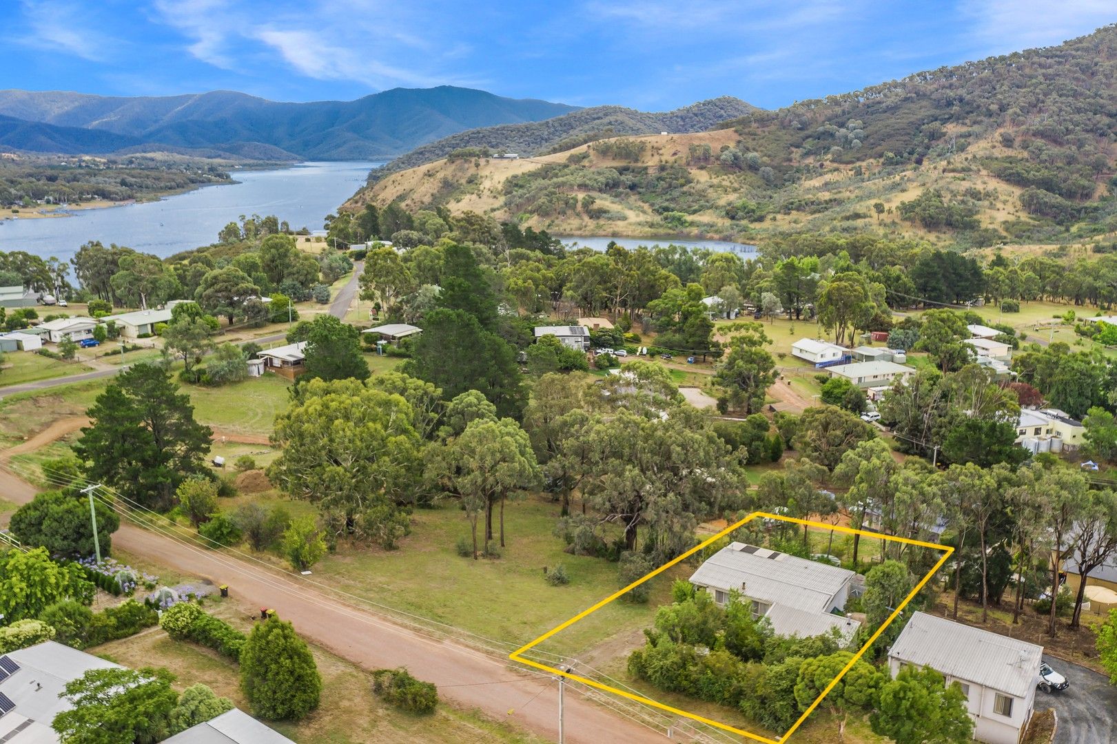 16 Trout Stream Way, Macs Cove VIC 3723, Image 0