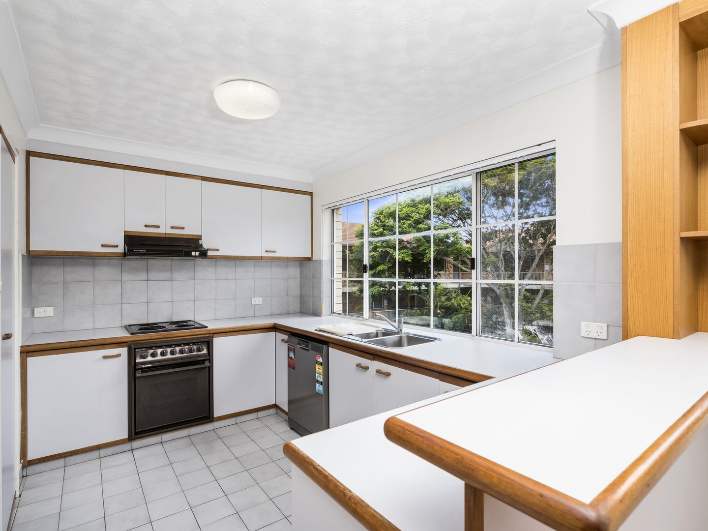 4/2 Twenty Fourth Avenue, Palm Beach QLD 4221, Image 1