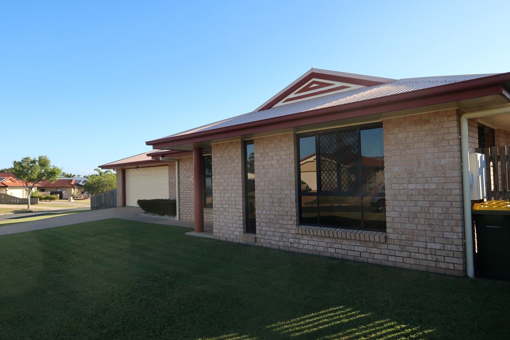 4 bedrooms House in 3 Bonsai Court GLENELLA QLD, 4740