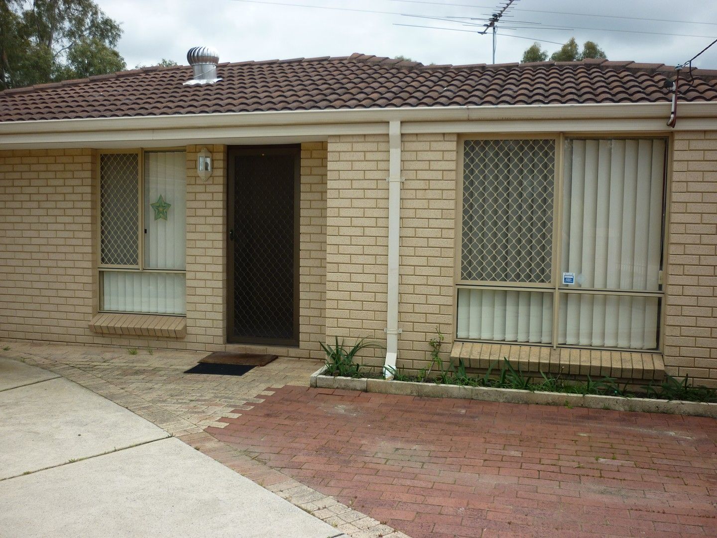 5A Furl Court, Midvale WA 6056 House For Rent 300 Domain