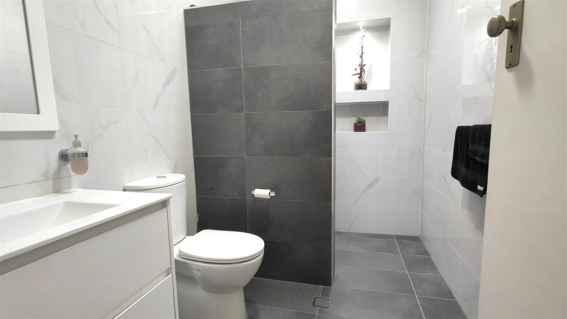 Additional image 10 of 1 CARNATION AVE, Guildford NSW 2161