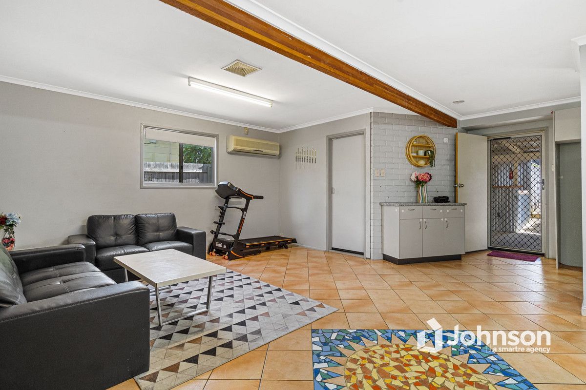 25 Strathallen Drive, Boronia Heights QLD 4124, Image 2