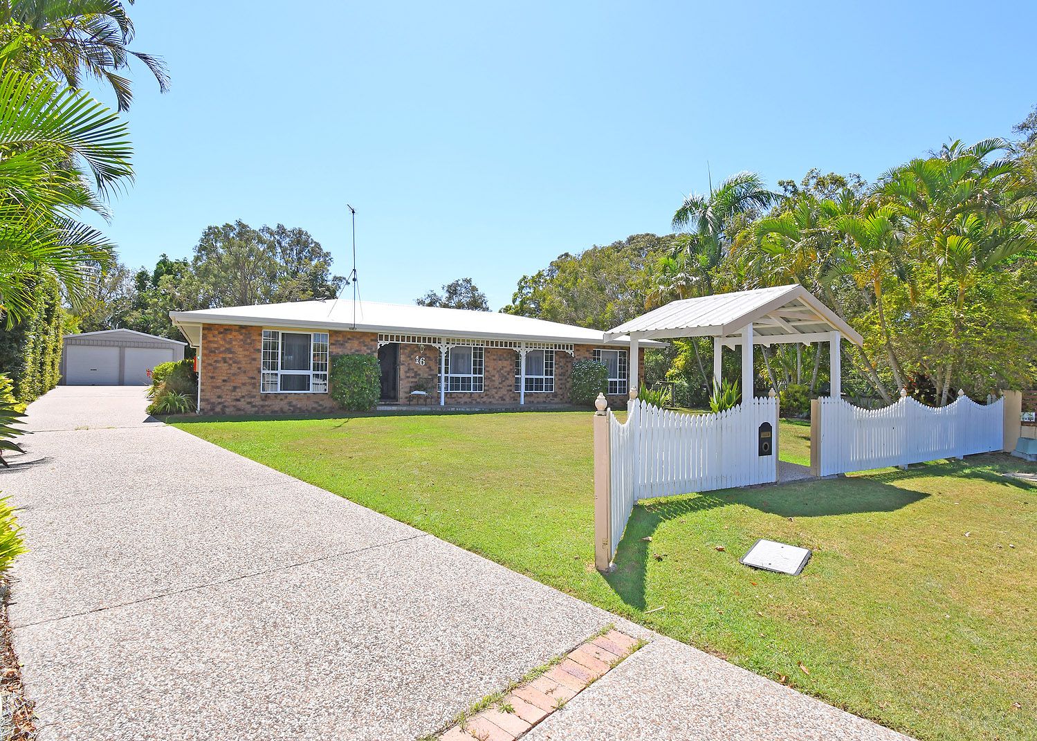 4 bedrooms House in 16 Layde Court URANGAN QLD, 4655