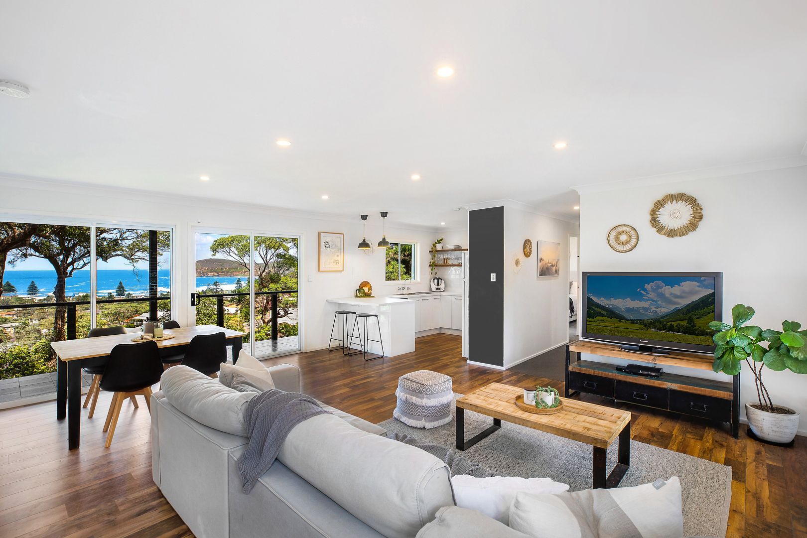 136 Del Mar Drive, Copacabana NSW 2251, Image 2