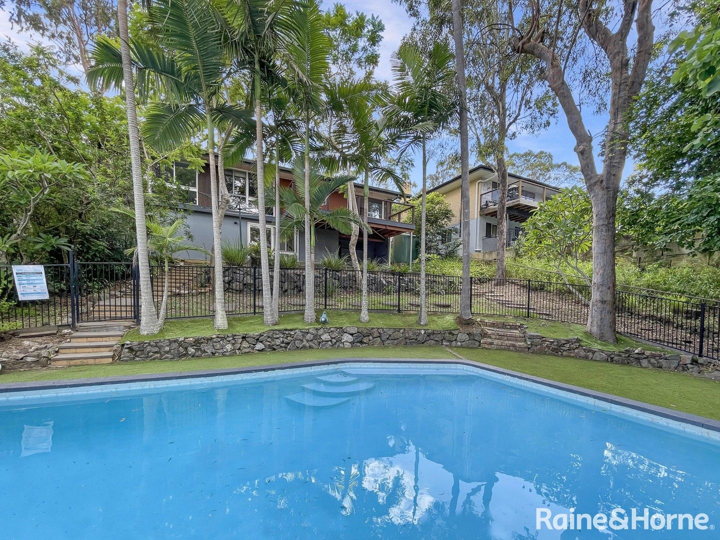 4 bedrooms House in 4 Gem Road KENMORE QLD, 4069
