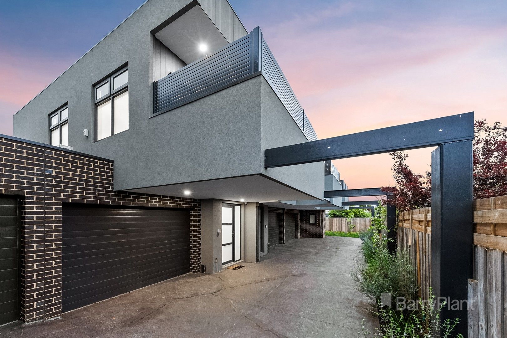 2 bedrooms Townhouse in 4/37 Pennell Avenue ST ALBANS VIC, 3021