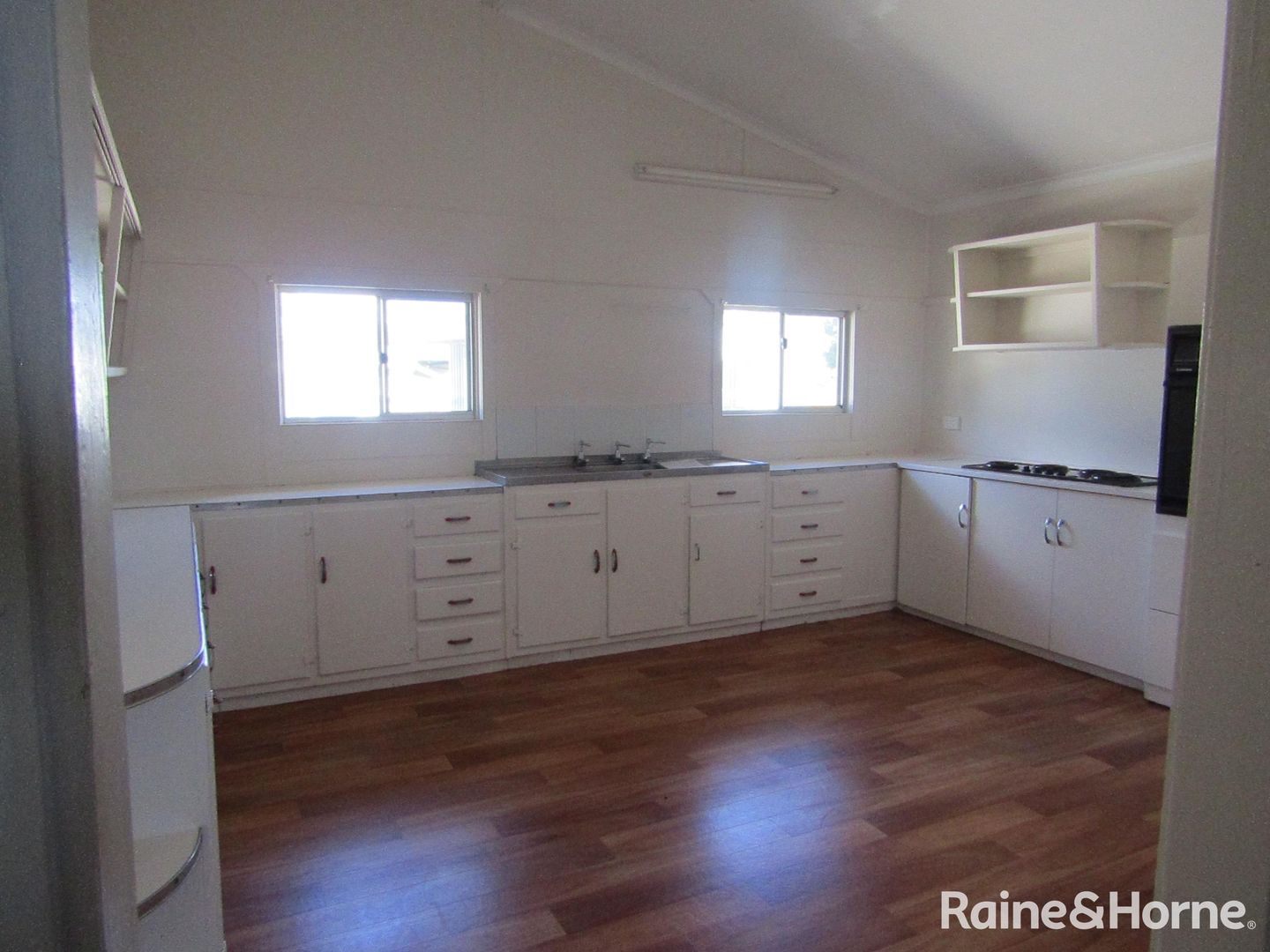 31 Railway Terrace, Kingaroy QLD 4610, Image 2