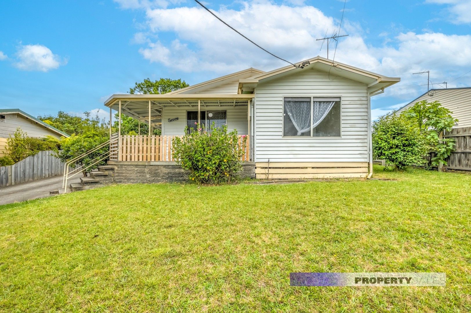 3 bedrooms House in 7 Koornalla Street NEWBOROUGH VIC, 3825