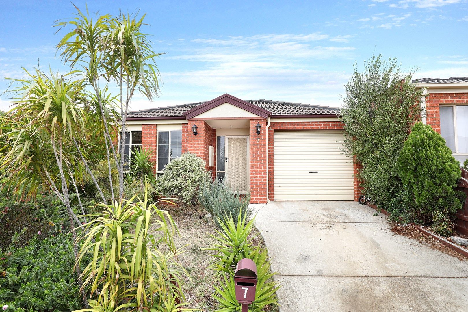 7 Caitlyn Drive, Harkness Property History & Address Research Domain