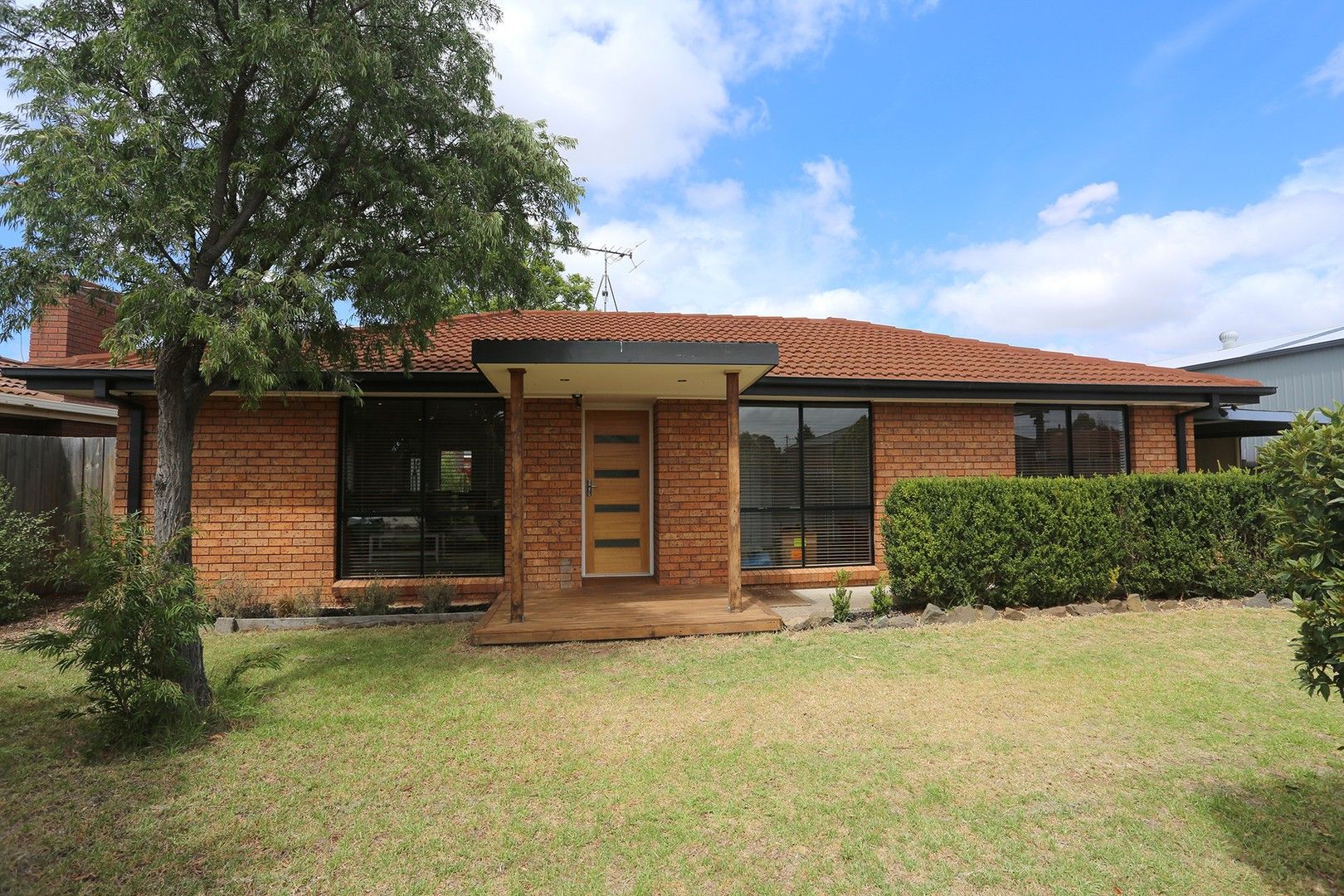 3 bedrooms House in 2 Saintfield Street LARA VIC, 3212