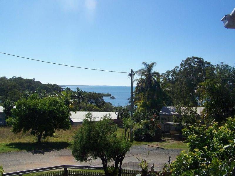 2 WOBUR ST, Lamb Island QLD 4184, Image 0