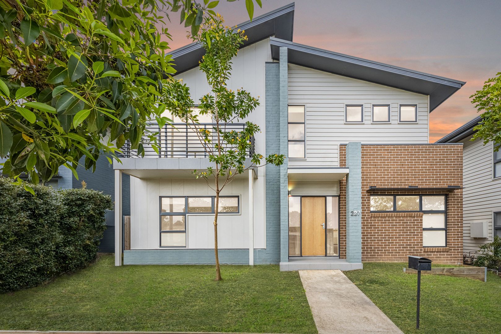 227 South Circuit, Oran Park NSW 2570