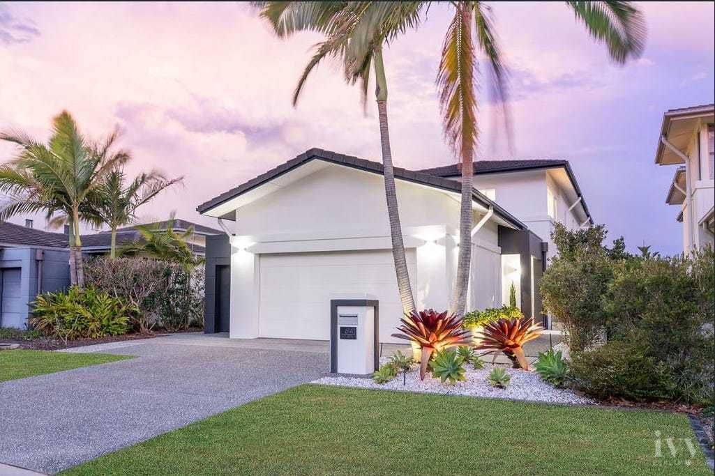 6141 Bolsena Circuit, Hope Island QLD 4212