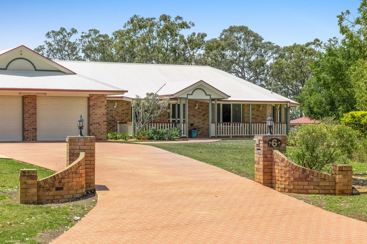 5 bedrooms House in 6 Cotswold Close COTSWOLD HILLS QLD, 4350