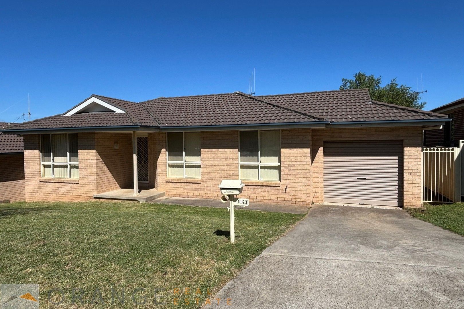 3 bedrooms House in 1/23 Bert Whiteley Place ORANGE NSW, 2800
