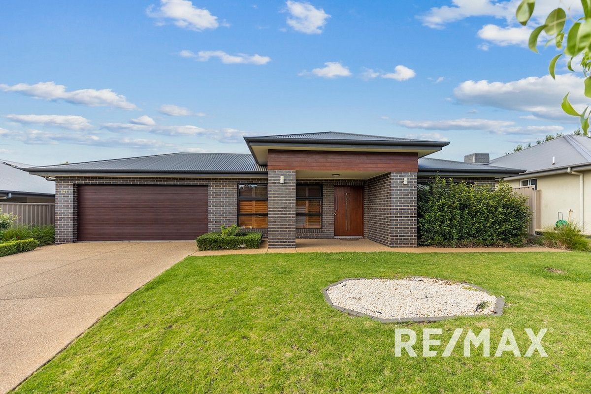 107 Strickland Drive, Boorooma NSW 2650 Domain