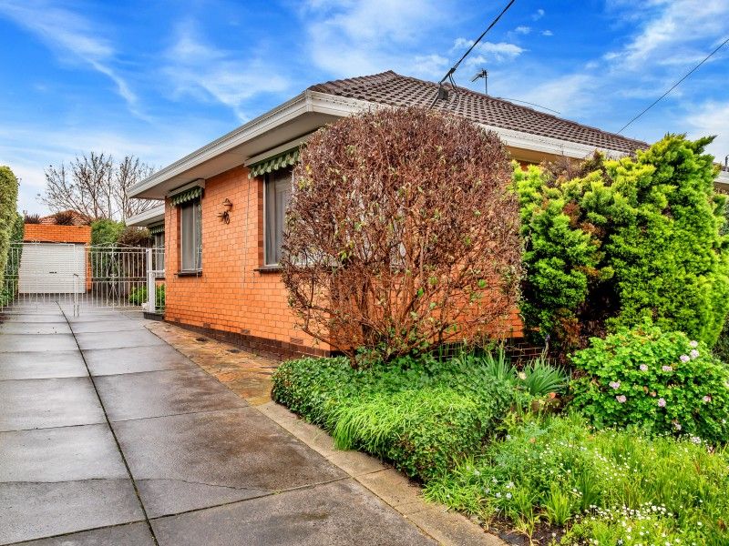 11 Woodvale Close, Essendon VIC 3040, Image 0