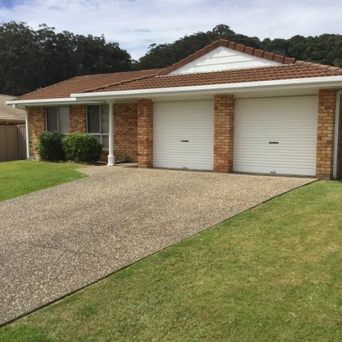 3 bedrooms House in 21 Wilkinson Crescent CURRUMBIN WATERS QLD, 4223