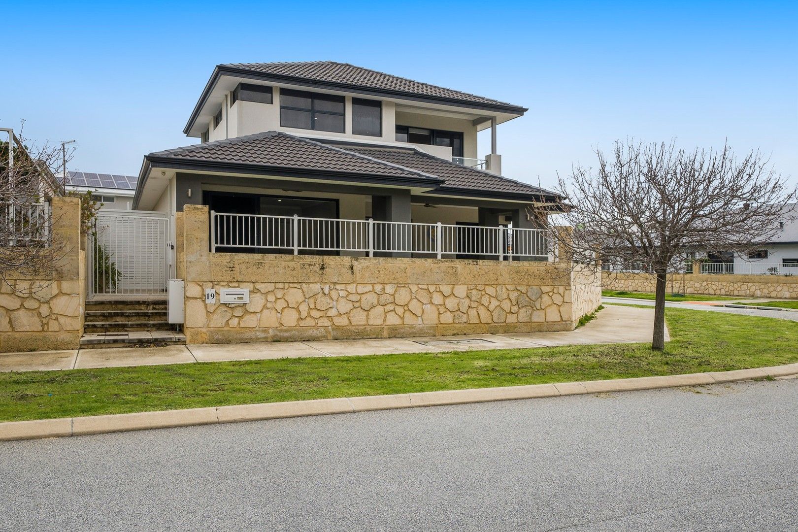 3 bedrooms House in 19 Cottage Parade SPEARWOOD WA, 6163