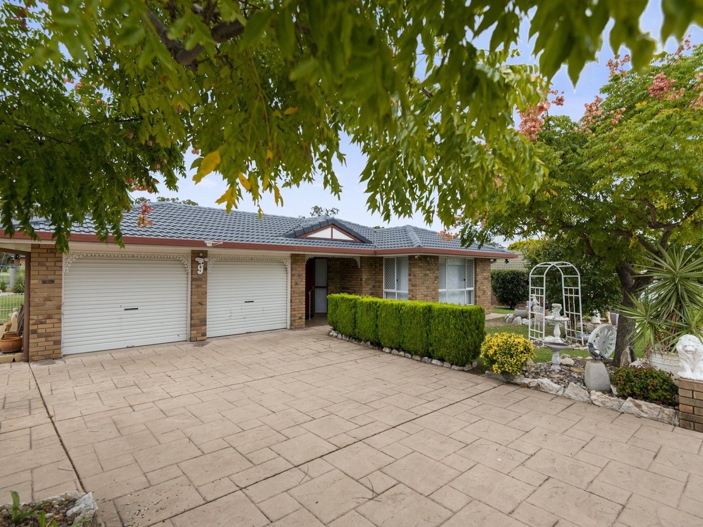 4 bedrooms House in 9 Golf Links Avenue WARWICK QLD, 4370