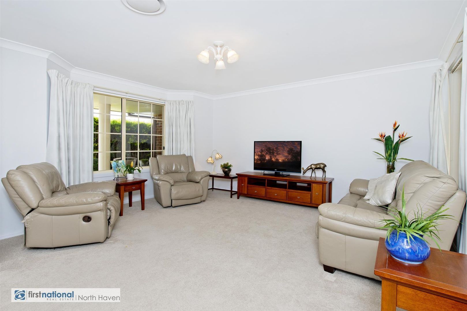 6 Abel Tasman Drive, Lake Cathie NSW 2445, Image 2