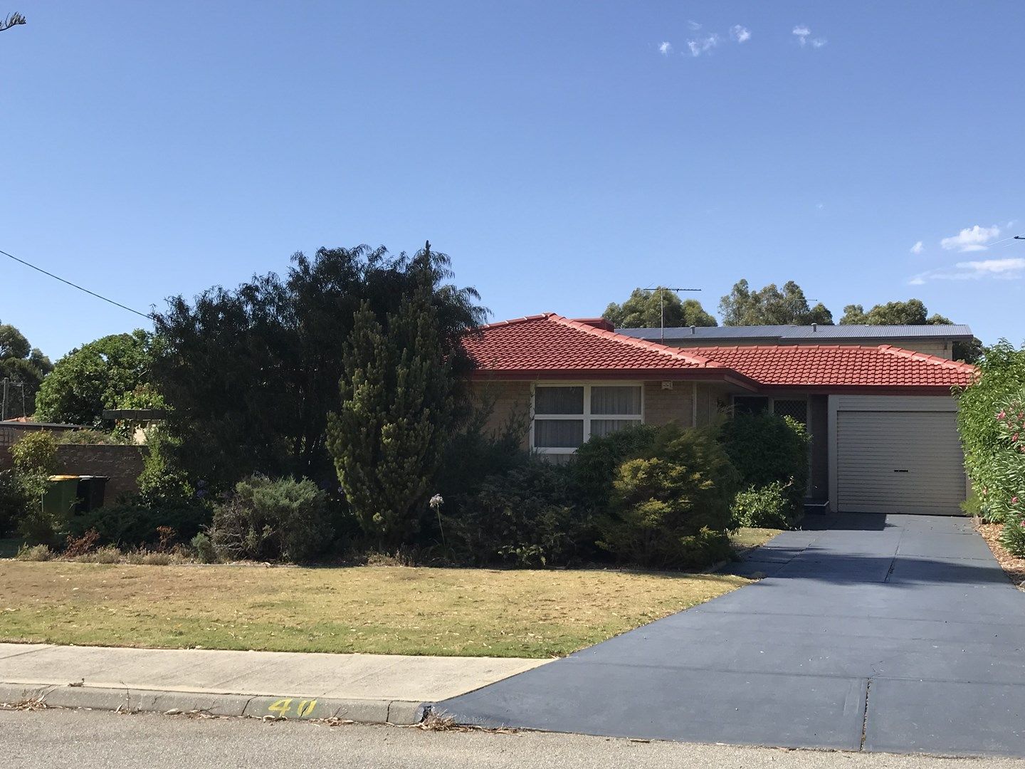 3 bedrooms House in 40 Gurney Road SPEARWOOD WA, 6163