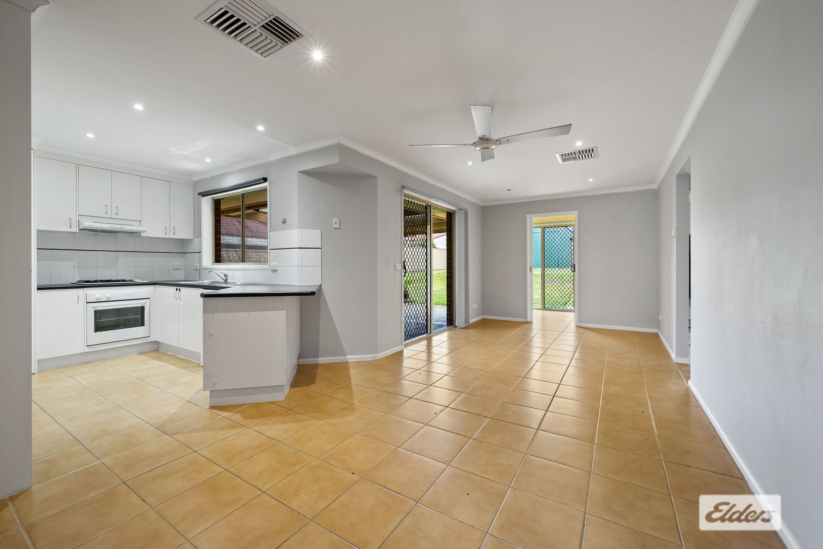 4 Samuel Street, Tangambalanga VIC 3691, Image 2