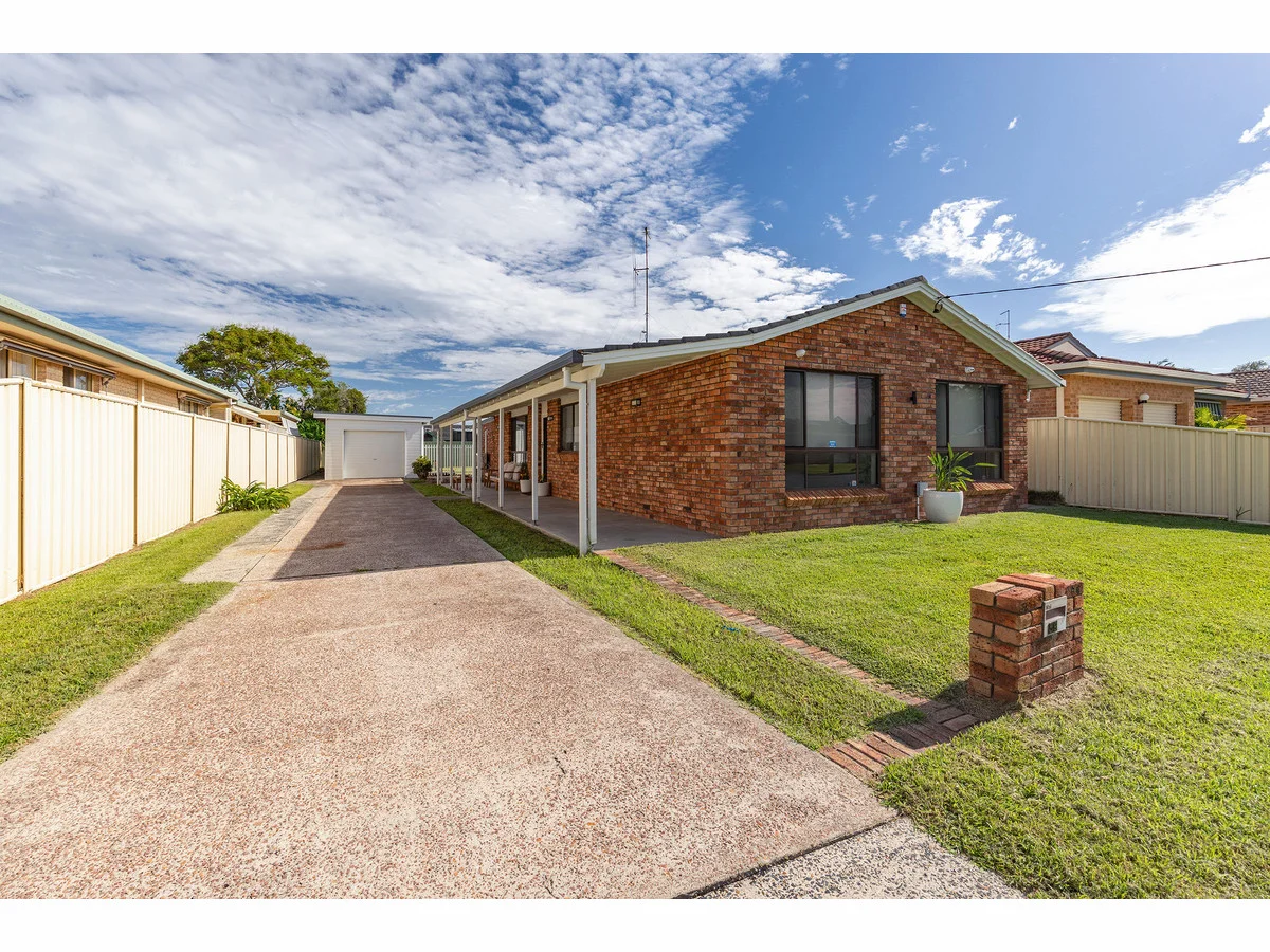 59 King George Parade, Forster NSW 2428