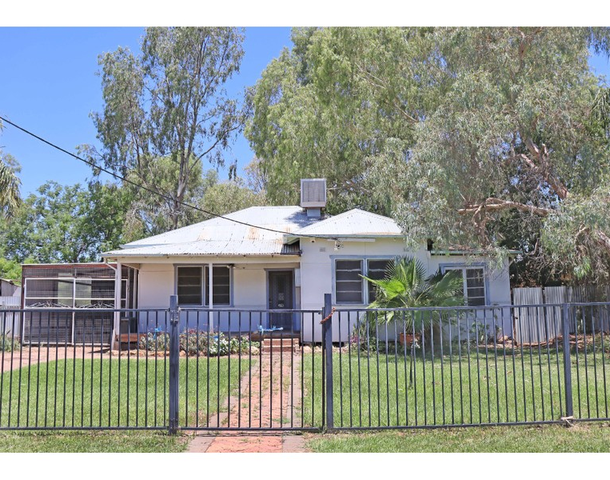 8 Darling Street, Bourke NSW 2840