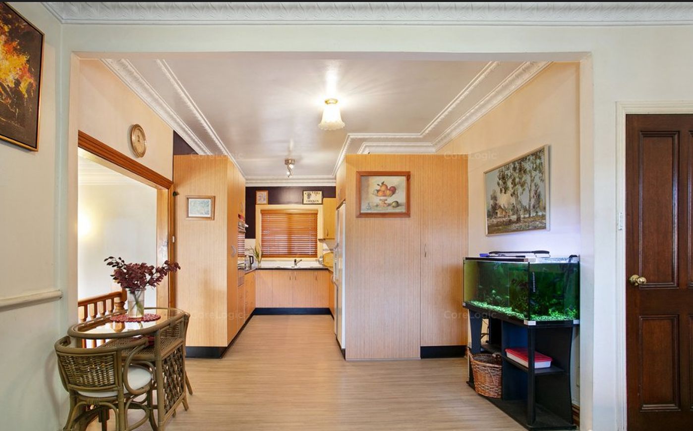 3 bedrooms House in 8 Myee Road MACQUARIE FIELDS NSW, 2564