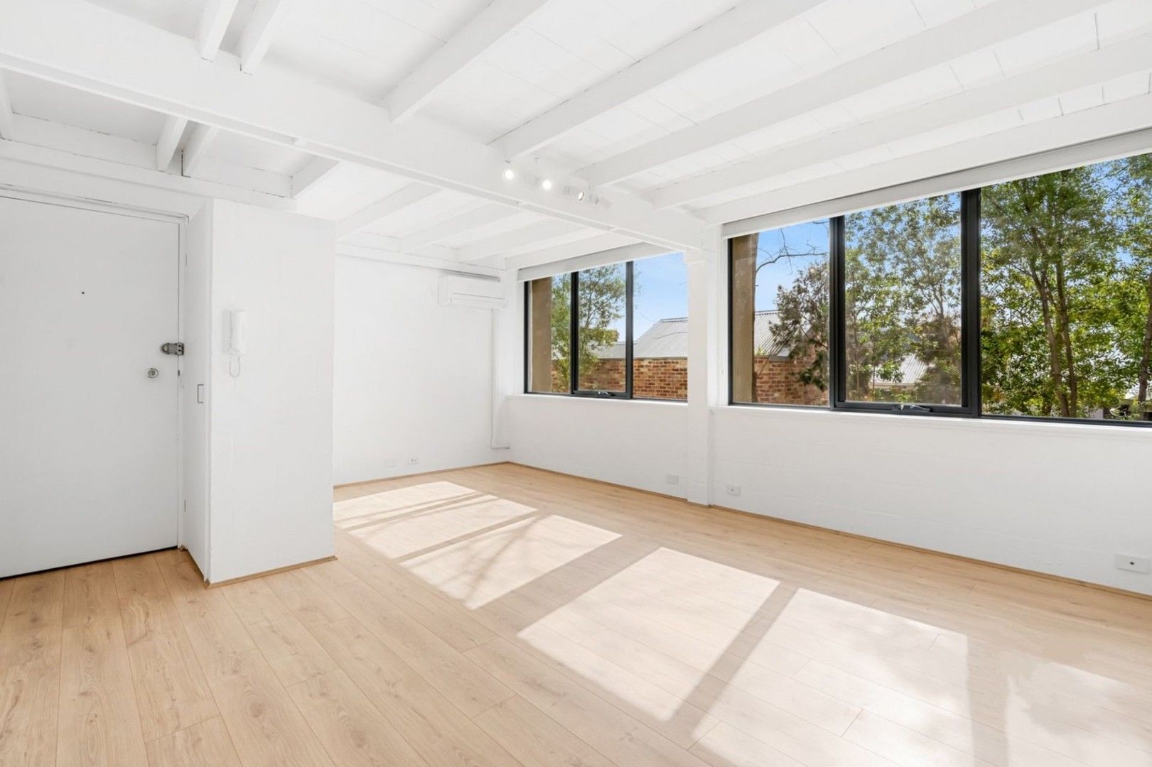 2 bedrooms Apartment / Unit / Flat in 8/60 Chomley St PRAHRAN VIC, 3181