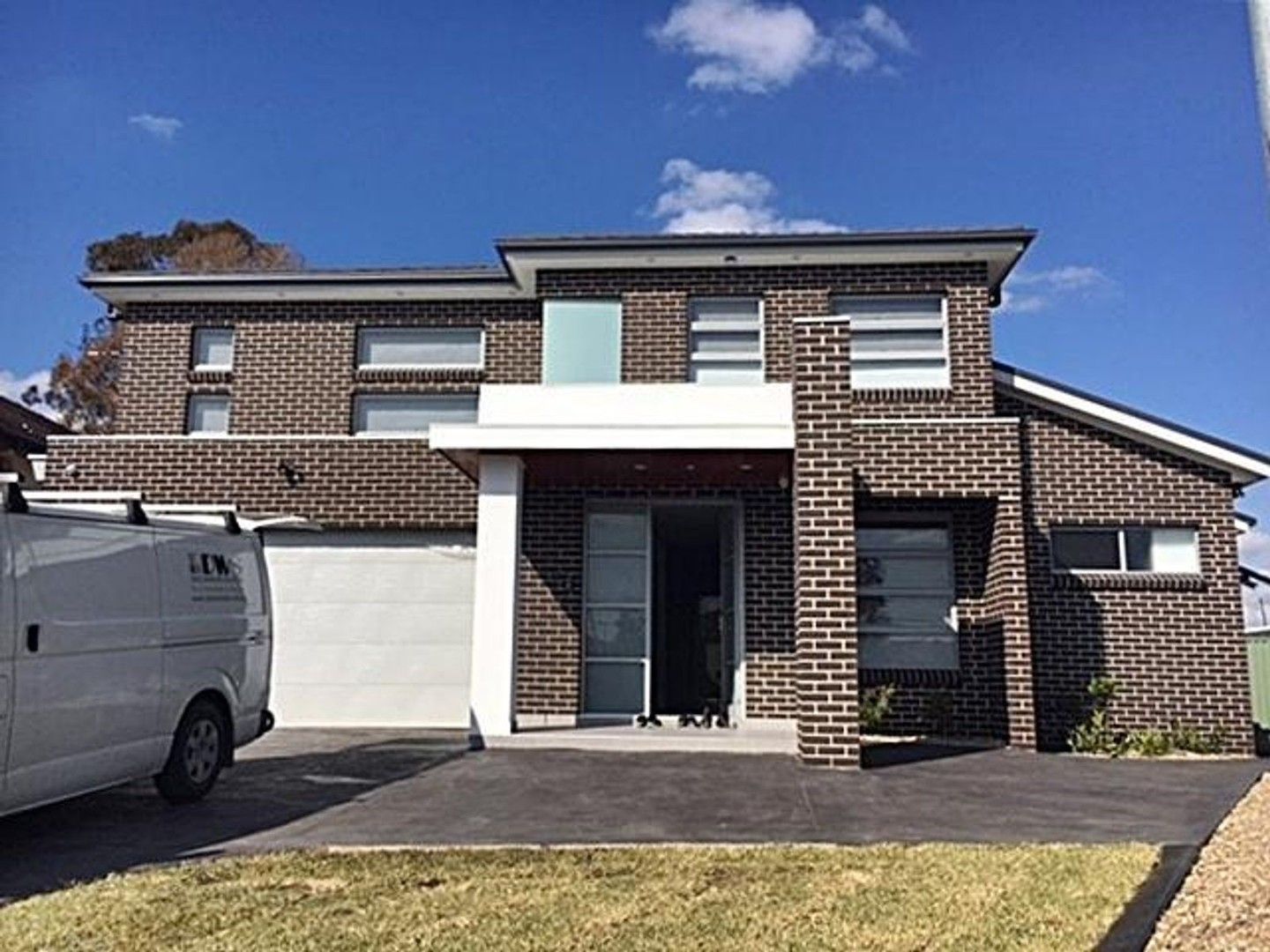 5 bedrooms House in  FAIRFIELD WEST NSW, 2165