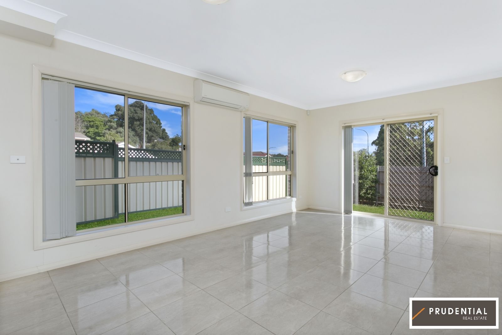 7/4 Feldspar Road, Eagle Vale NSW 2558, Image 1