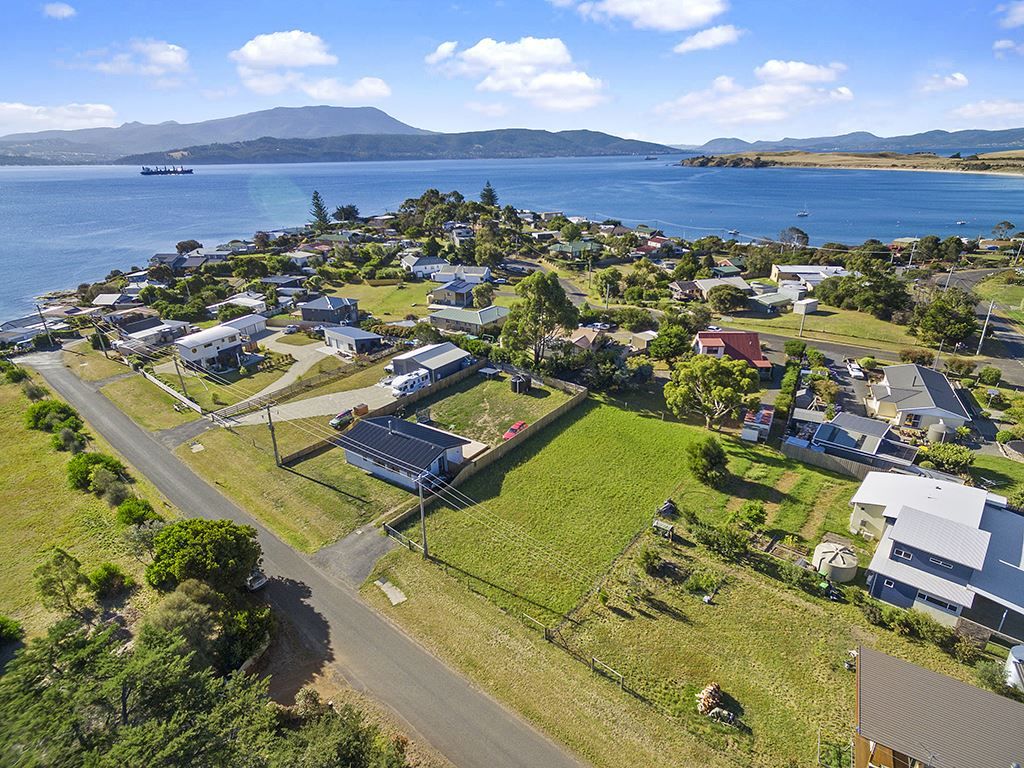 4 Blake Street, Opossum Bay TAS 7023, Image 0