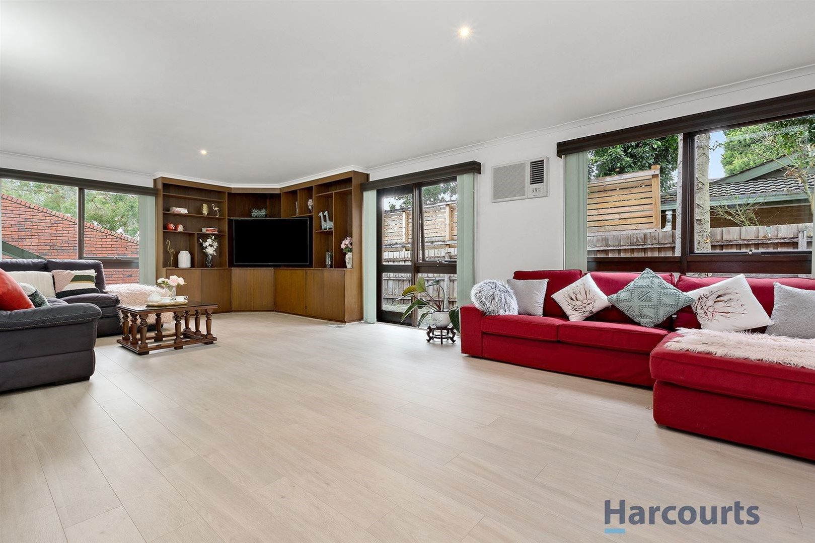 20 Loretta Avenue, Wheelers Hill VIC 3150, Image 2