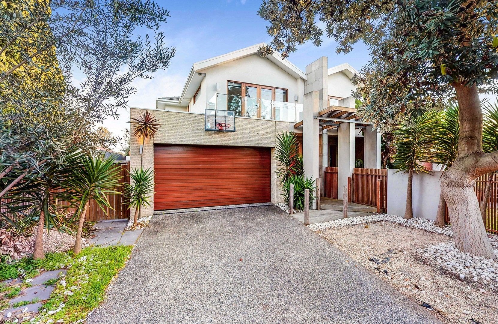 4 bedrooms House in 144A Weatherall Road CHELTENHAM VIC, 3192