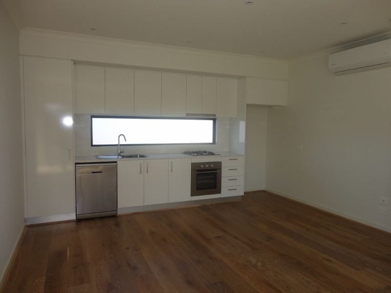 482C Haughton Road Clayton South VIC 3169 Townhouse For Rent 499 